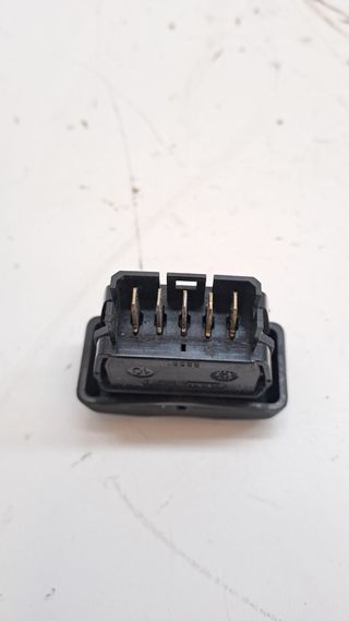 MANDO ELEVALUNAS DELANTERO DERECHO DACIA LOGAN