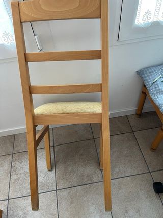 Mesa extensible madera clara + 4 sillas