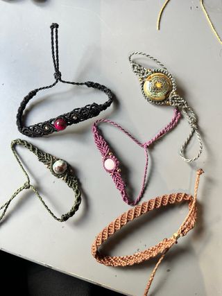 Pulseras Macramé DINERO VA A ONG UDANA