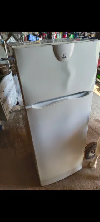 Nevera Indesit 