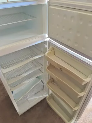 Nevera Indesit 