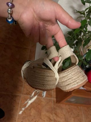 Zapatos cuña beige y negro talla 37