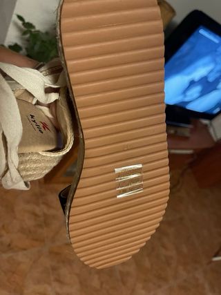 Zapatos cuña beige y negro talla 37