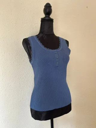 Camiseta sin mangas acanalada con botones