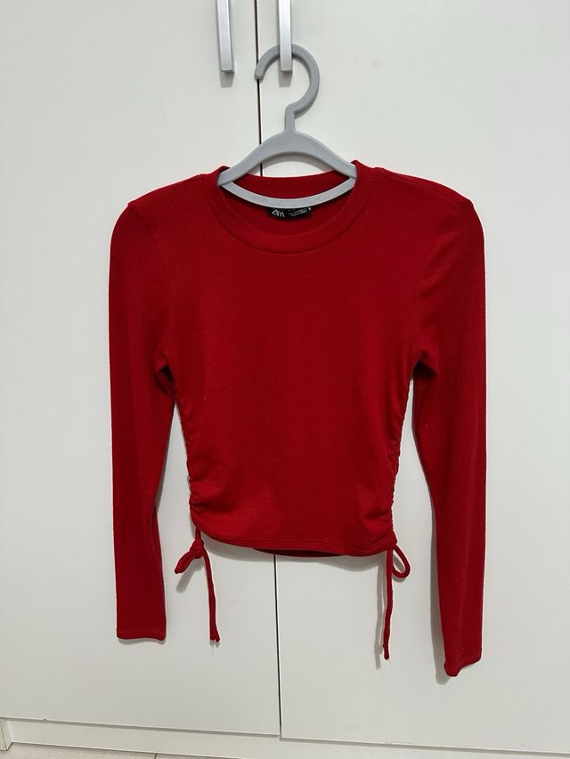 Top ZARA rojo fruncido