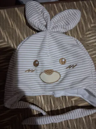 Cappellino neonato con orecchie