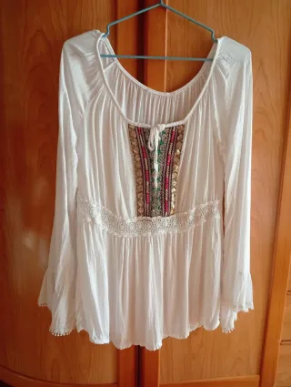 Blusa campesina bordada blanca