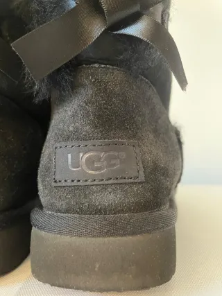 UGG Stivali con Fiocco Nero