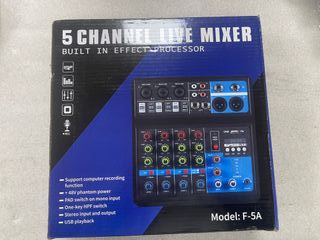 Mixer a 5 canali con processore di effetti 06