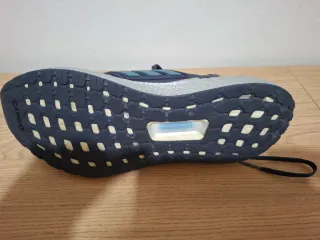 ADIDAS ULTRABOOST 