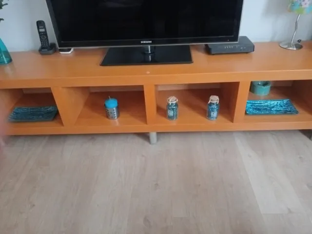 Mueble  (Regalo dos estanterías del mismo color)