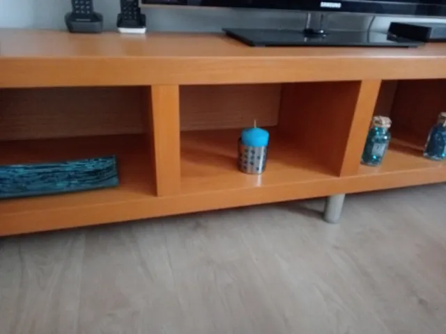 Mueble  (Regalo dos estanterías del mismo color)