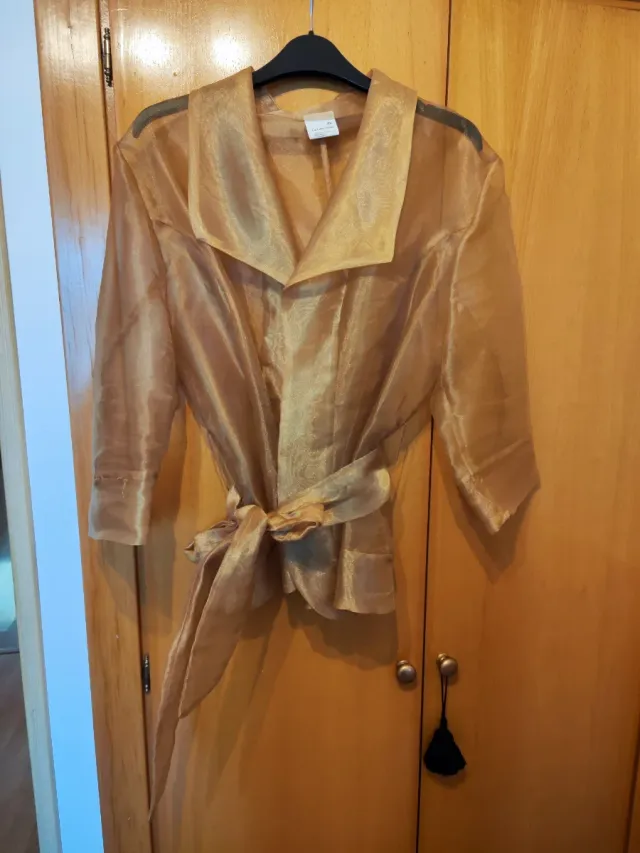 Chaqueta transparente dorada Talla 48
