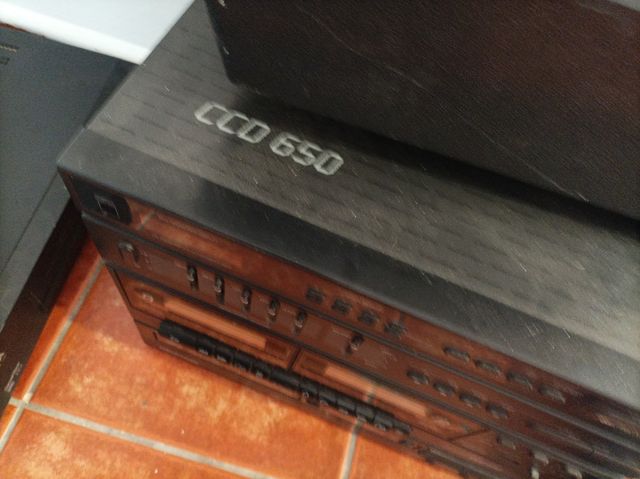 Mini cadena Grundig con radio y casete