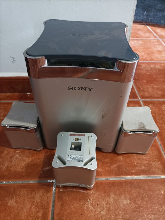 Mini cadena Grundig con radio y casete