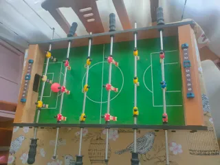 Futbolín de mesa de madera