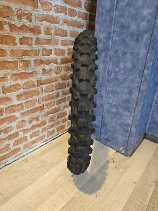 Neumático  80/100-21 USADO
DUNLOP