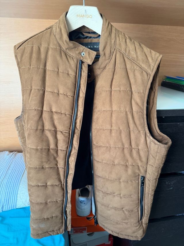 Chaleco acolchado Zara Man marrón