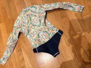 Neopreno corto chica Billabong multicolor, talla 4