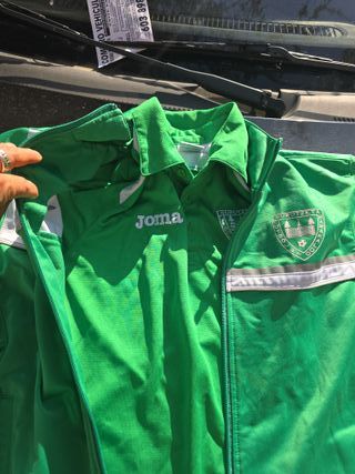 Chaqueta y camiseta verde de fútbol de gurutzeta B