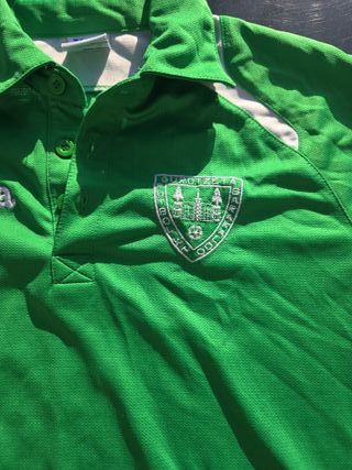 Chaqueta y camiseta verde de fútbol de gurutzeta B
