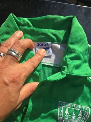 Chaqueta y camiseta verde de fútbol de gurutzeta B