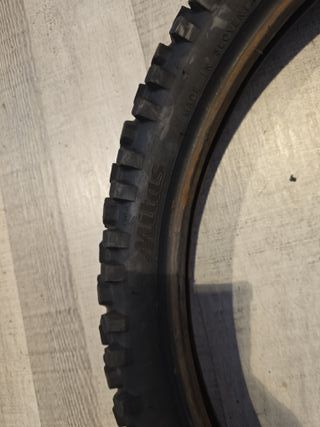 Neumático 80/90-21 USADO
MITAS