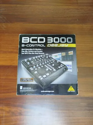 Controlador DJ Behringer BCD3000