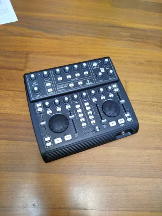 Controlador DJ Behringer BCD3000