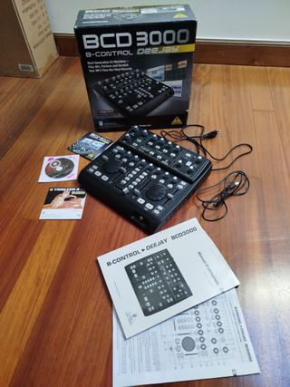 Controlador DJ Behringer BCD3000