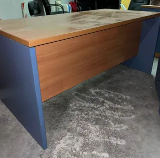 2 Mesas de despacho con cajoneras