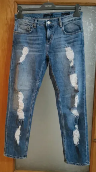 Pantalones vaqueros desgastados azules