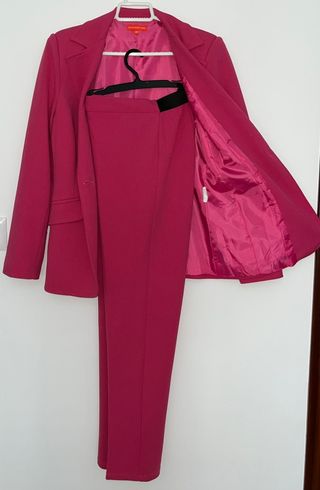 Traje chaqueta y pantalón rosa talla M