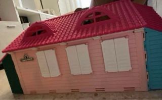 Juego con muñecas y accesorios