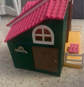Juego con muñecas y accesorios