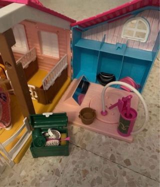 Juego con muñecas y accesorios