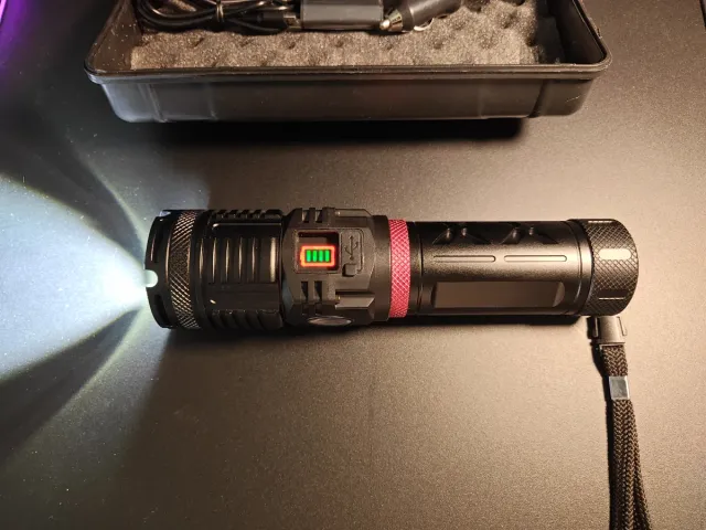 Linterna táctica LED Alta Potencia Recargable