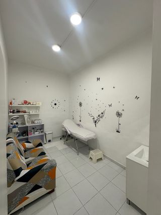 se traspasa peluquería low cost 