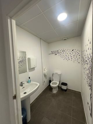 se traspasa peluquería low cost 