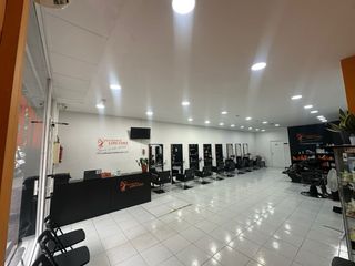 se traspasa peluquería low cost 
