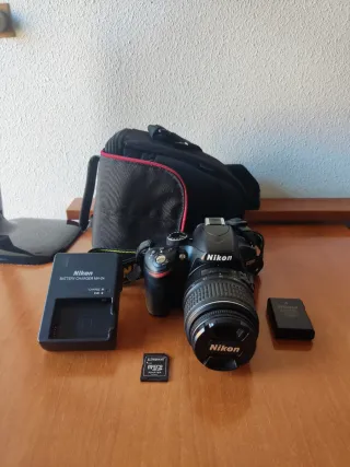 Camara reflex Nikon D3200 como nueva