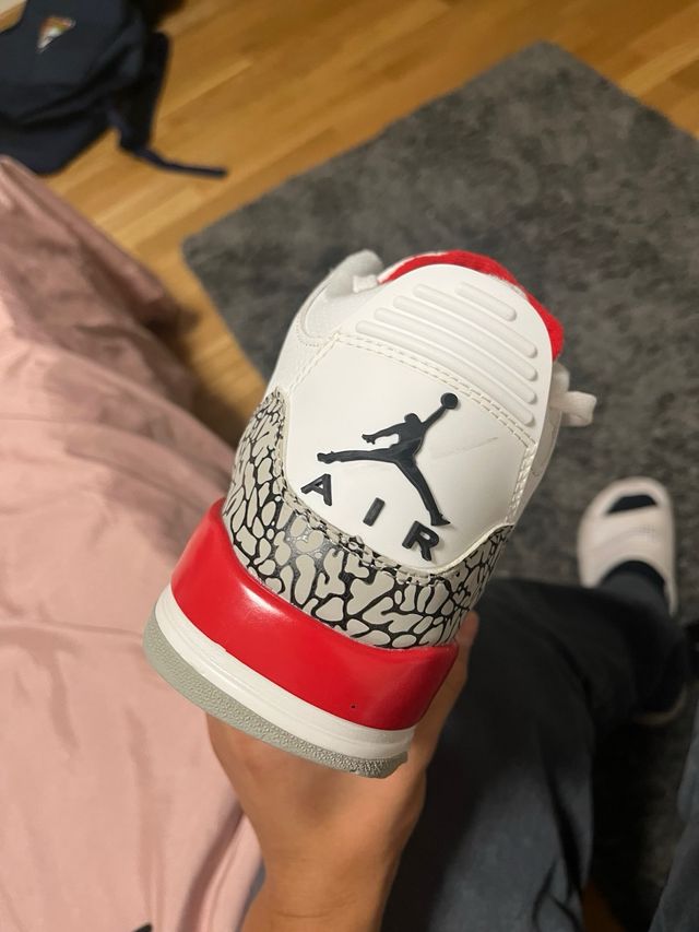 Jordan 3 Rojas y Blancas
