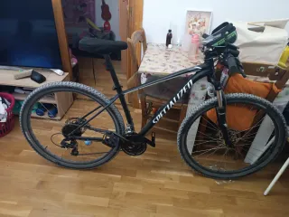 Bicicleta MTB Specialized Rockhopper 29 como nueva