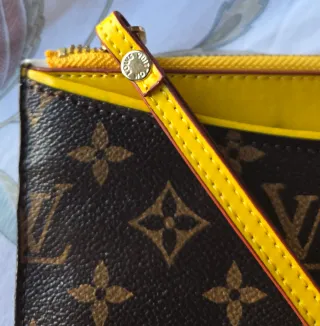 Pochette Louis Vuitton Marrón y Amarillo,24x16 cm