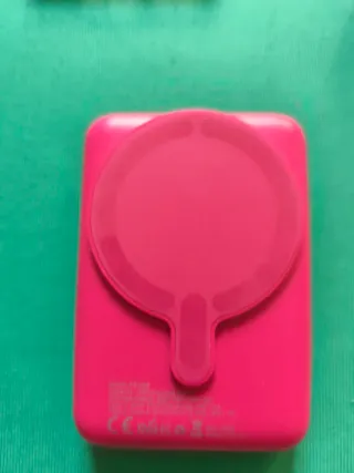 Pacchetto accessori: custodia e cavo dorati, rosa