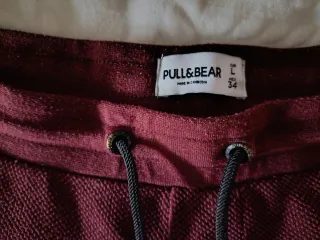 Pantalón corto Pull and Bear color vino,sin usar