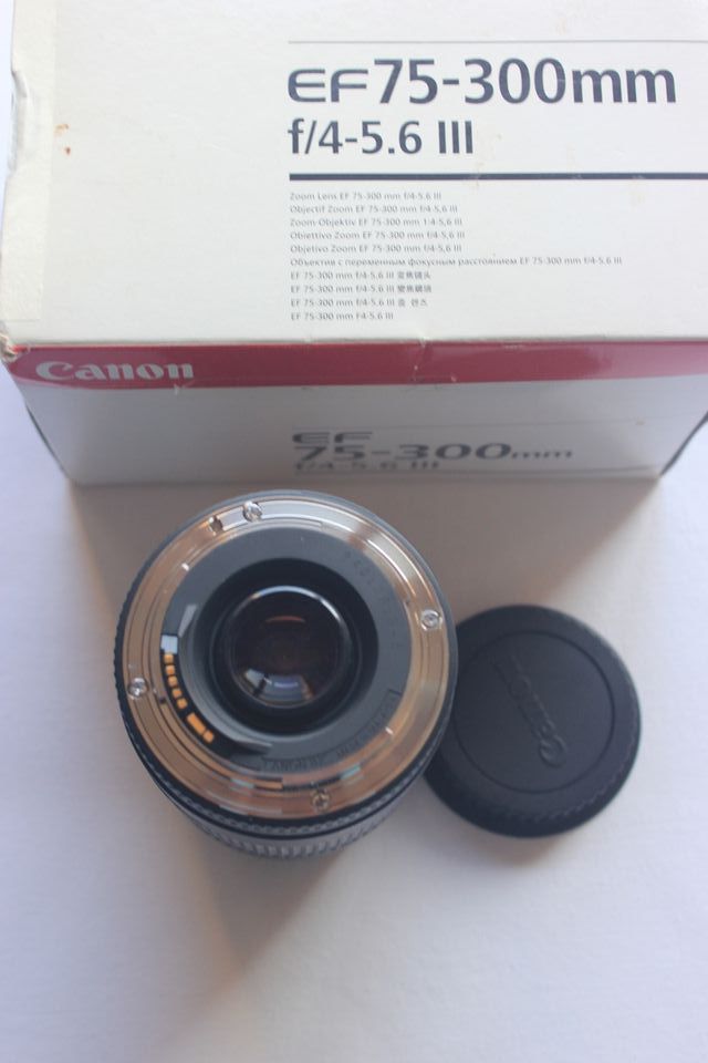 Teleobjetivo Canon nuevo EF 75-300mm
