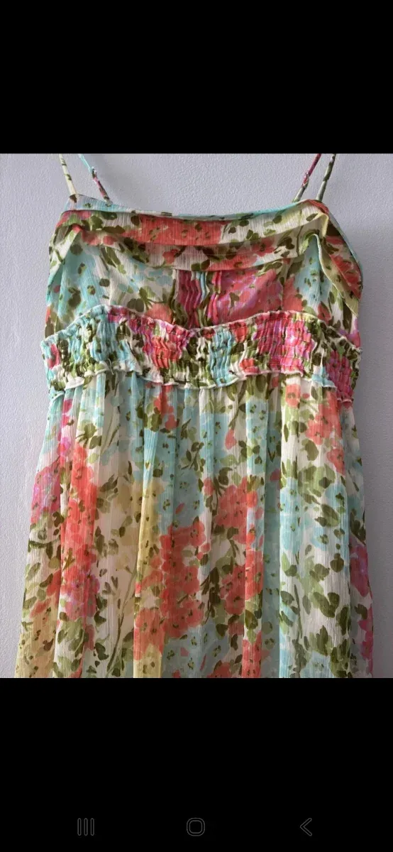 Vestido floral volantes