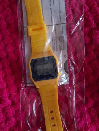 Reloj de silicona amarillo