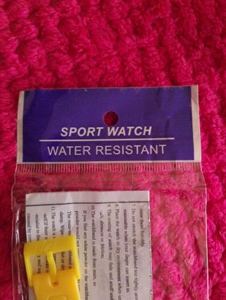 Reloj de silicona amarillo